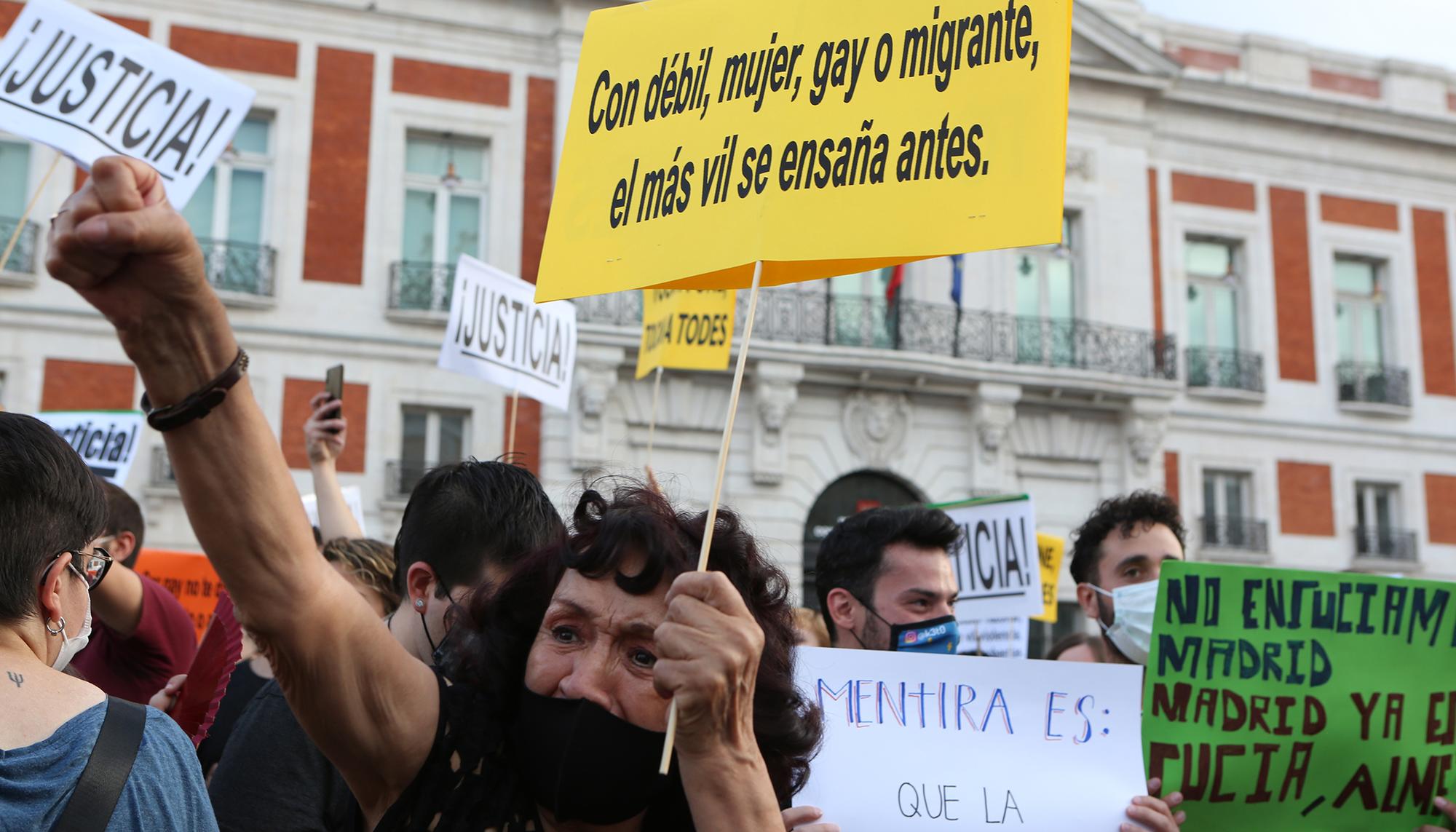 Concentración en Sol de colectivos LGTBI contra los ataques homófofos el 11 de sptiembre - 1